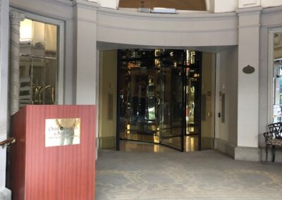 revolving door for mall